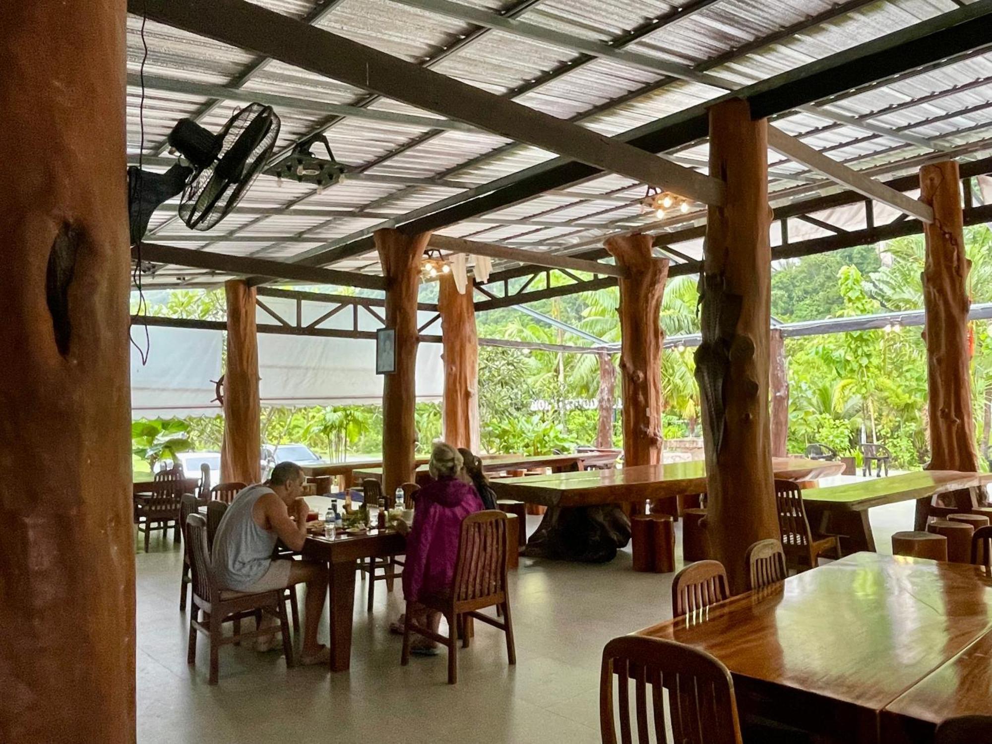 The Camper Lodge Khao Sok Ban Bang Bon Экстерьер фото
